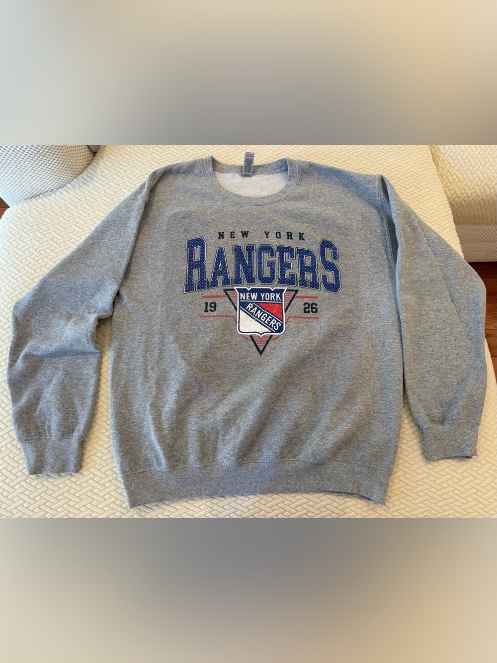 New York Ranger’s sweatshirt